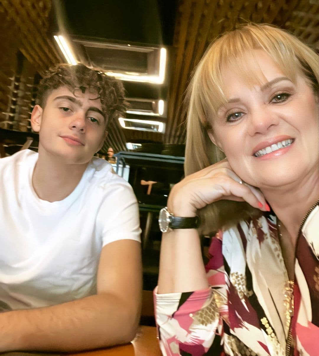 Erika Buenfil revela cómo va la relación de su hijo Nicolás con su papá
